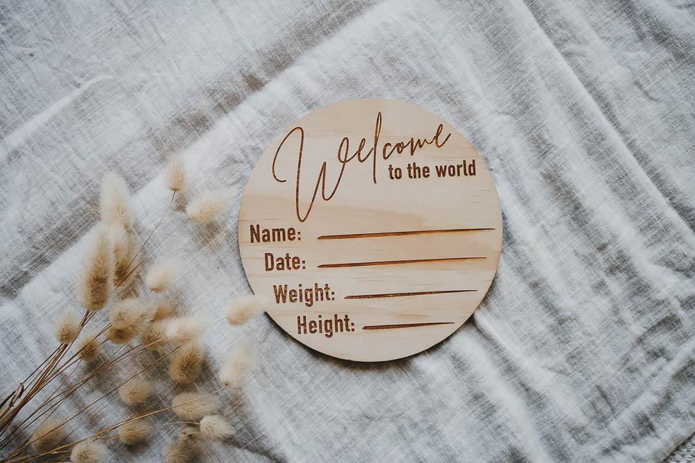 'Welcome to the World' Wooden Birth Annoucement Disc - Classic